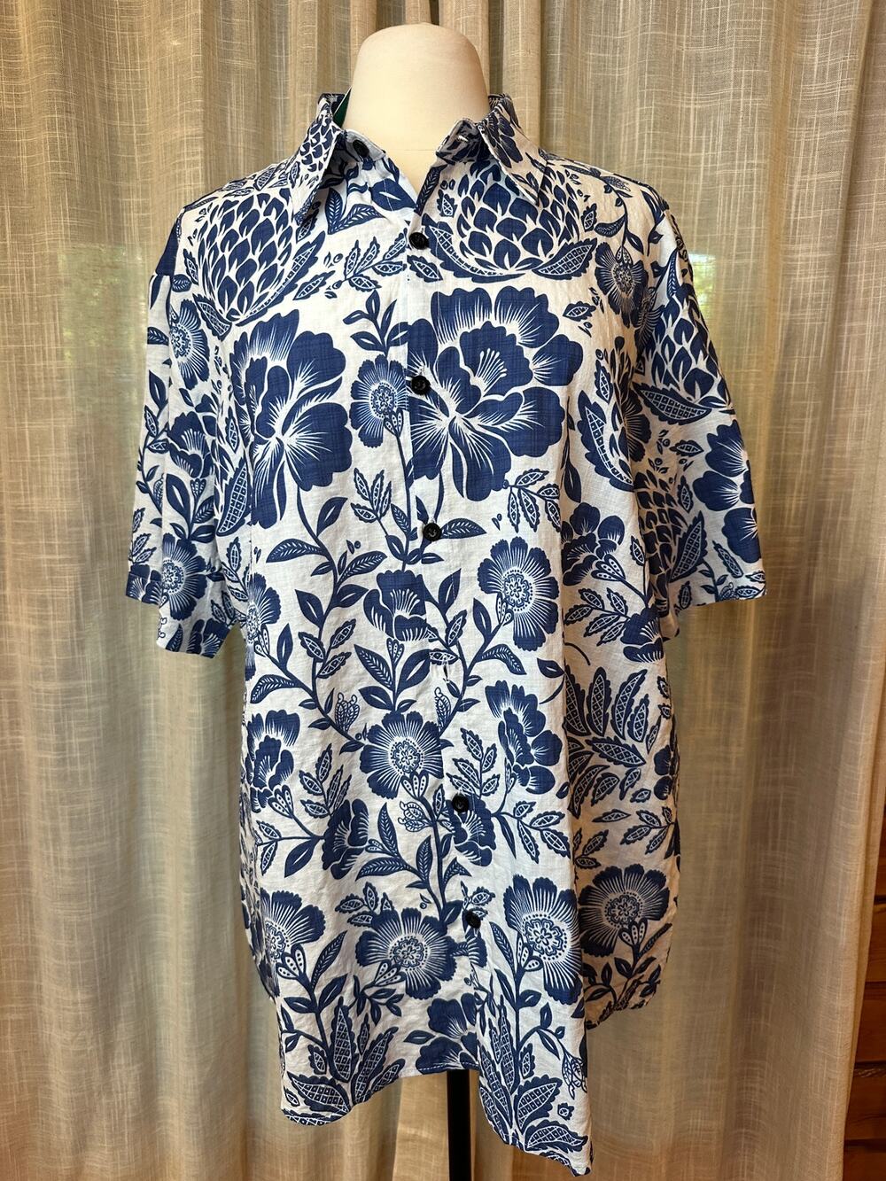 CHECK SIZE - NWT Votpave Blue White Floral Camp Shirt